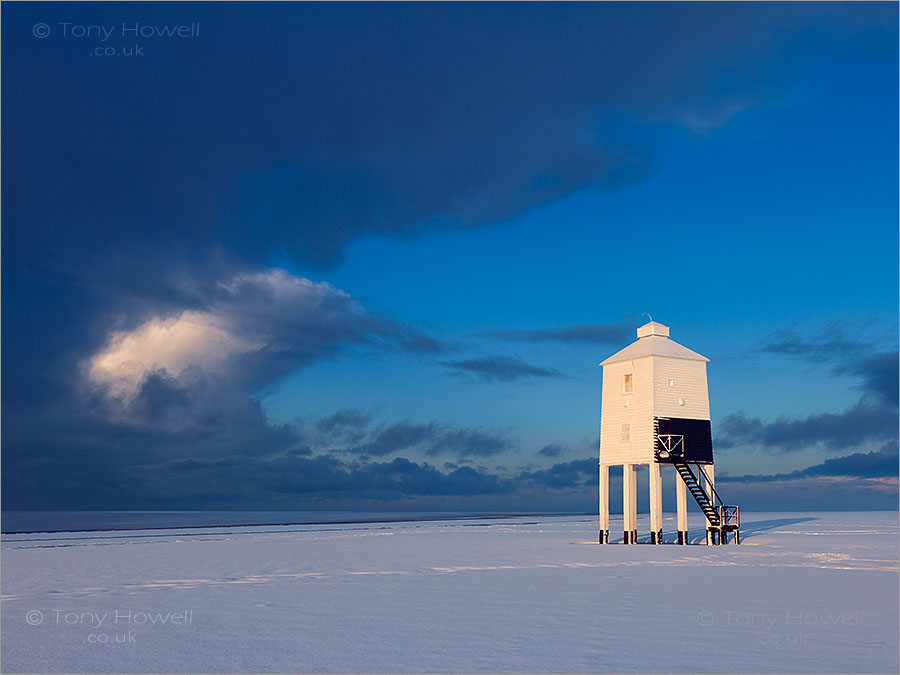 Burnham Lighthouse, Snow, Dawn
