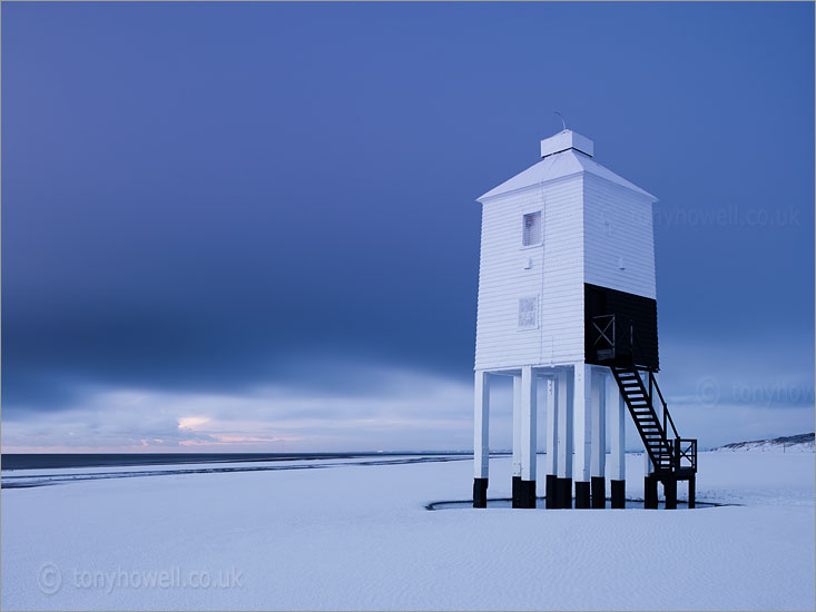 Burnham Lighthouse, Snow