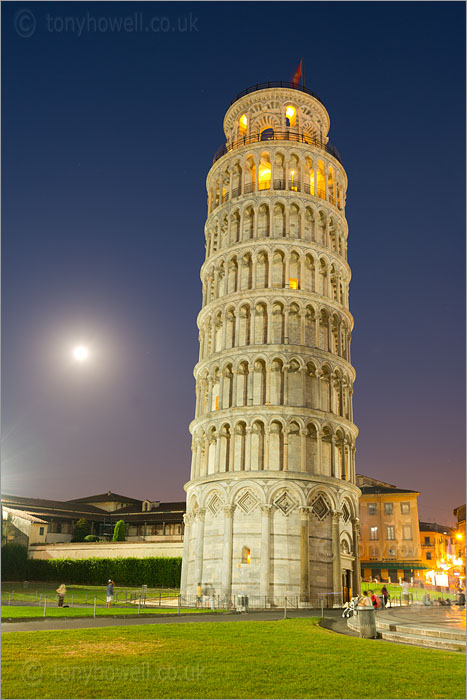 Leaning Tower of Pisa, Full Moon