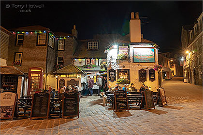 St-Ives-Sloop-Inn-Night-Cornwall-AR1030
