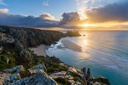 Logan-Rock-Sunrise-Pedn-Vounder-Porthcurno-Cornwall