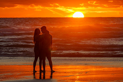 Lovers-Sunset-Perranporth-Cornwall