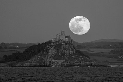 St-Michaels-Moonrise-Cornwall