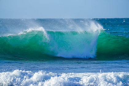 Wave-Crashing-Porthleven-Cornwall